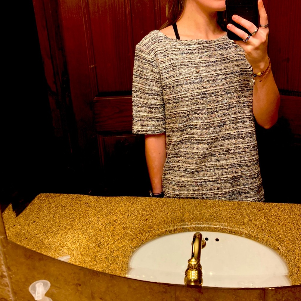 Gray and black T-shirt.